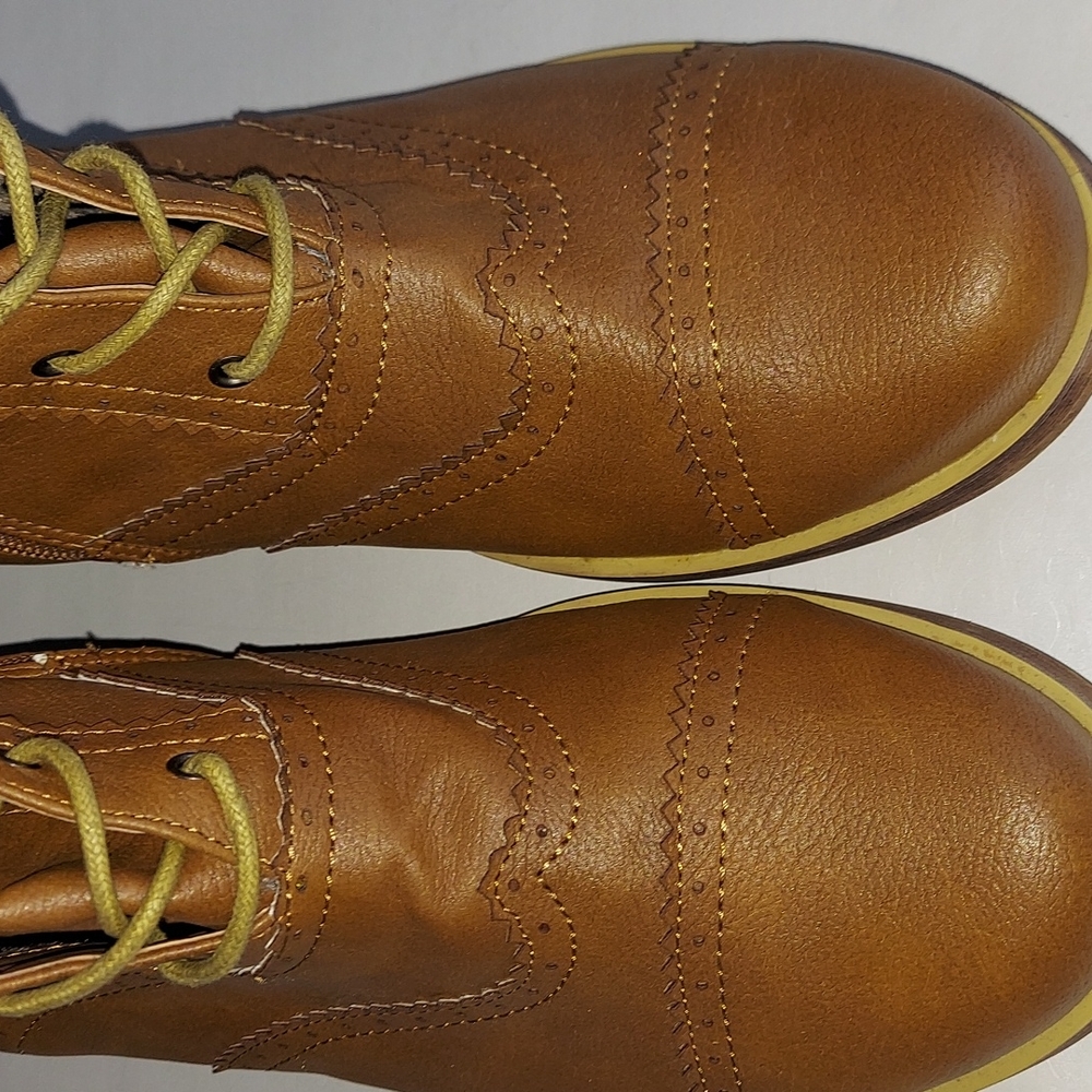 GC Tan Lace Up Boots - Picture 4 of 5